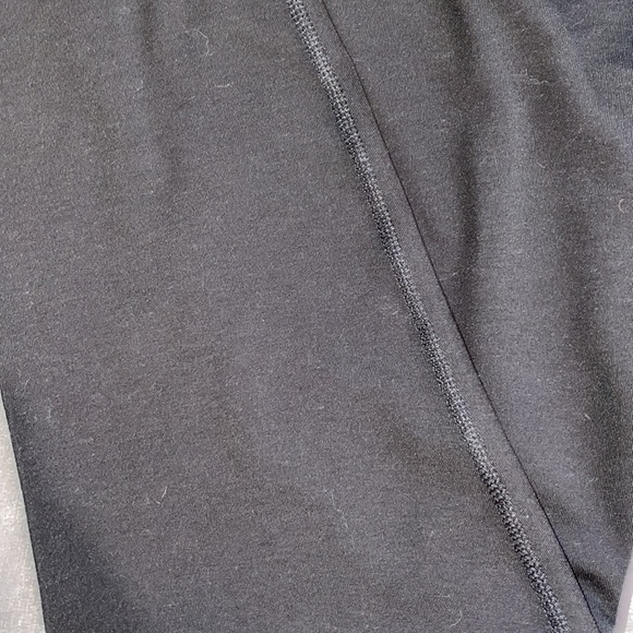 Athletic leggings - Picture 2 of 2